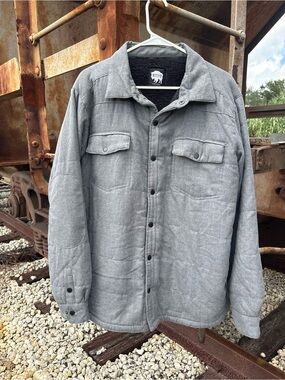 Buffalo Outdoors Men’s XL Gray Lined Button Front Shacket Jacket Short